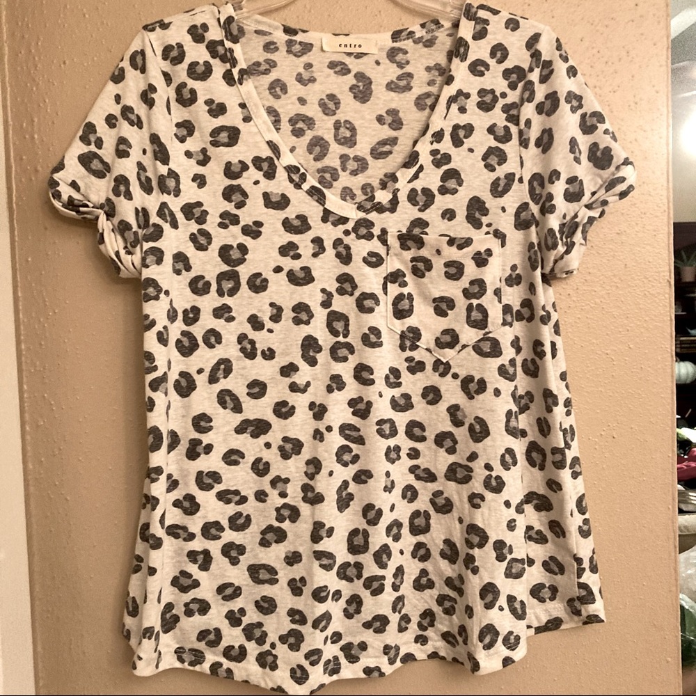 💖Entro Leopard V-Neck Shirt